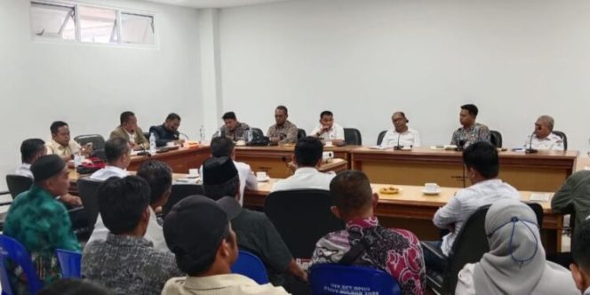 
					Komisi II DPRD Sulbar Gelar RDP Terkait Aktivitas Tambang di DAS Gentungan