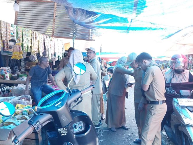 
					Diskoperindag Sulbar Pantau Pasar Jelang Idul Adha 1446 H, Pastikan Stok dan Harga Pangan Stabil