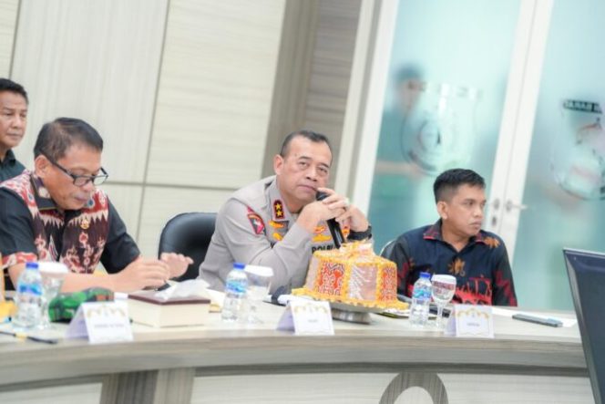 
					Wakil Ketua DPRD Hadir Dalam Rapat strategi Forkopimda Tentang Peningkatan Investasi Daerah.