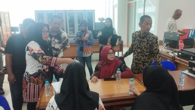 
					Sekretariat DPRD Sulbar, mendukung Pelaksanaan Sidak Yang dilakukan BKD.