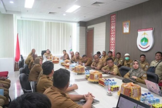 
					Dua unit Kendaraan Roda Empat Berhasil Diamankan, Sekretariat DPRD tertibkan Kendaraan Dinas.