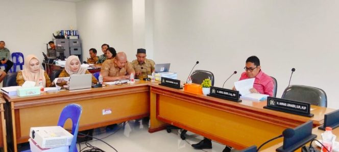 
					DPRD Sulbar Awasi APBD 2024: Pengelolaan anggaran, Efektivitas program, dan Capaian kinerja Menjadi Fokus Utama.