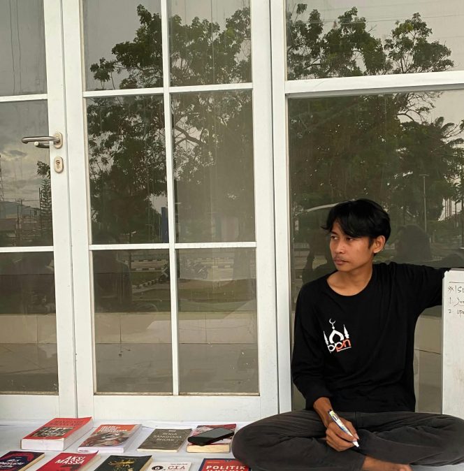 
					Mamuju Menuju Kota: Siap Menjadi Kota, Siapkah Kabupaten Barunya?